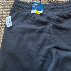 Old Navy dynamic fleece joggers black M NWT